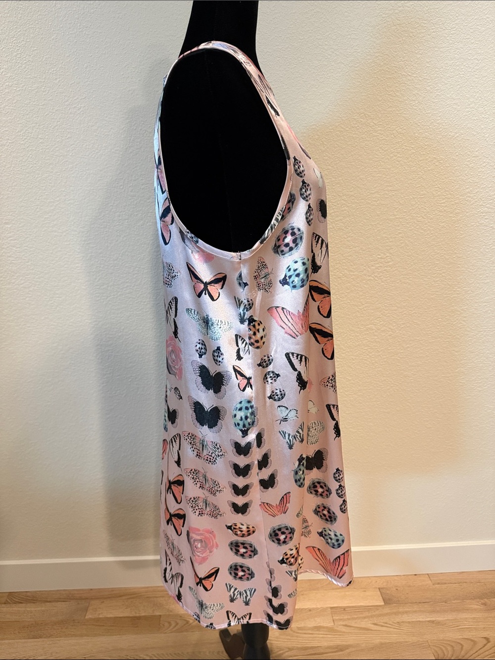 Kimchi Blue Butterfly Shift Dress - Picture 4 of 9